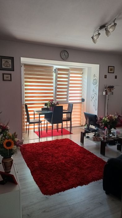 Vând apartament cu 3 camere