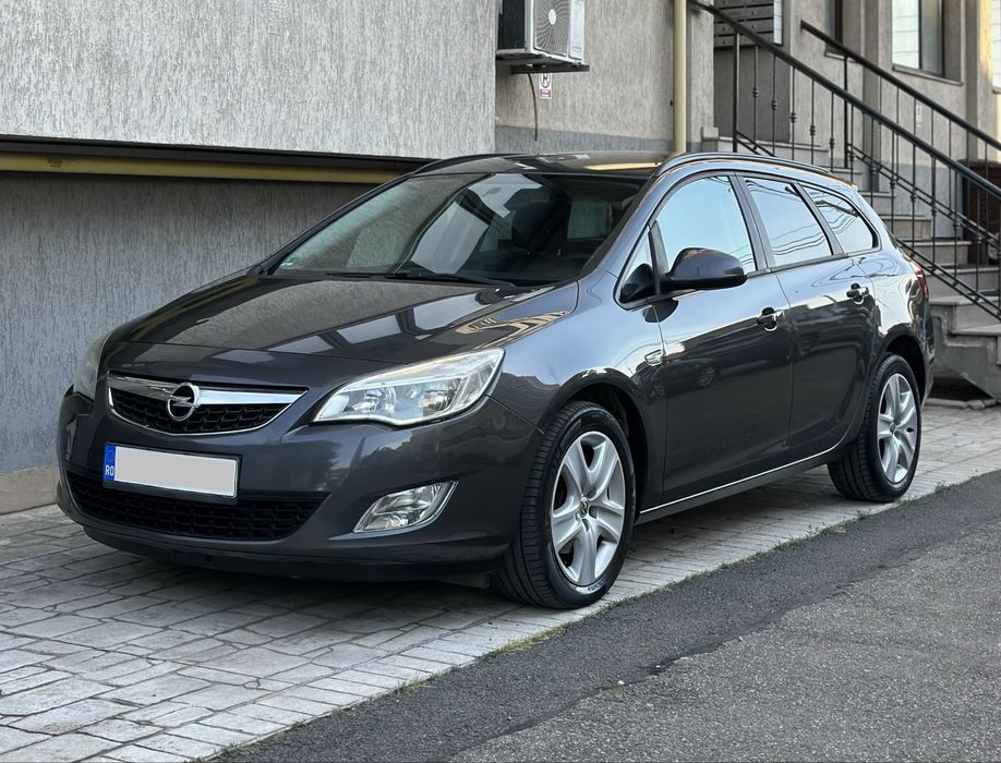 OPEL Astra 2012