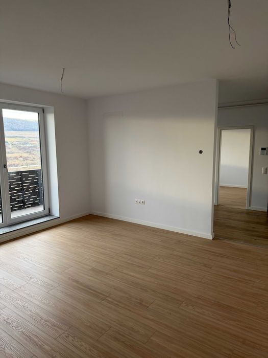 Apartament de vanzare, 3 camere, boxa inclusa, parcare