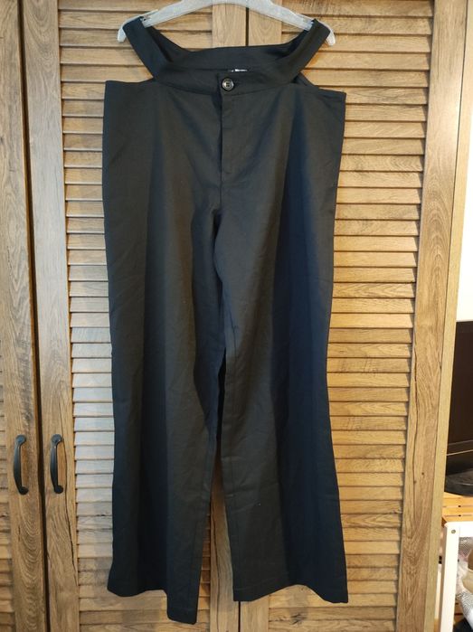 Ефектен панталон H&M с изрязани детайли