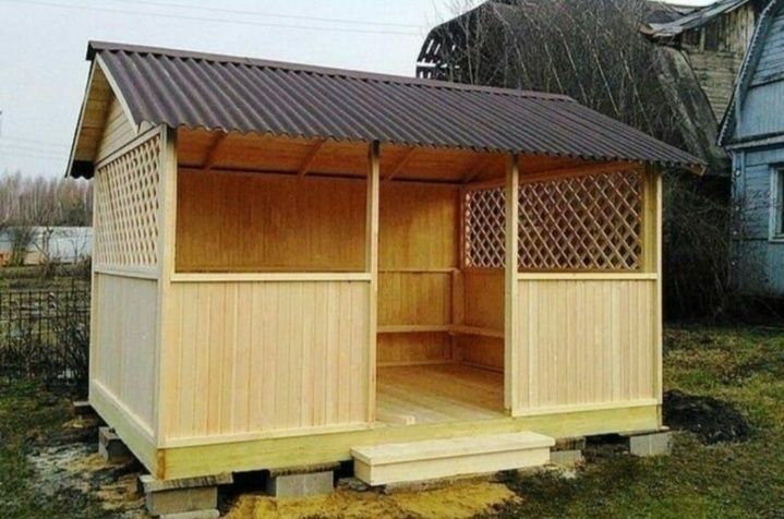 Vând foișoare din lemn