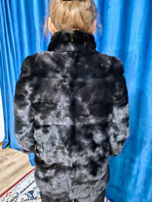 Продам норкавую шубу