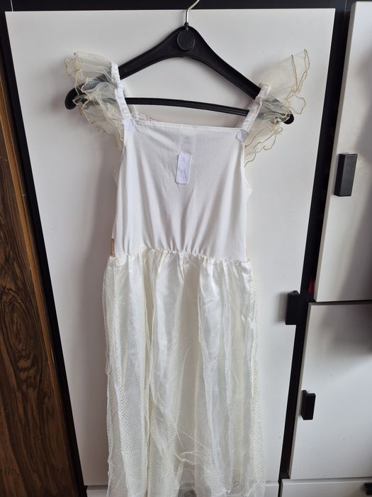 Костюм на вещица и костюм на ангел