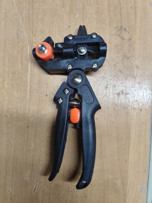 Инструмент для прививок деревьям