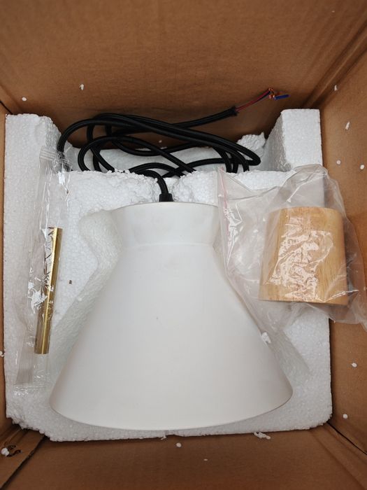 Полилей с 3 глави от лят цимент и дърво, 80 см черна основа