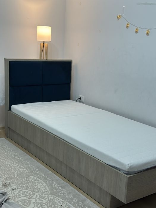 Pat 90×200 cm + saltea JYSK, stare foarte bună – 700 lei negociabil