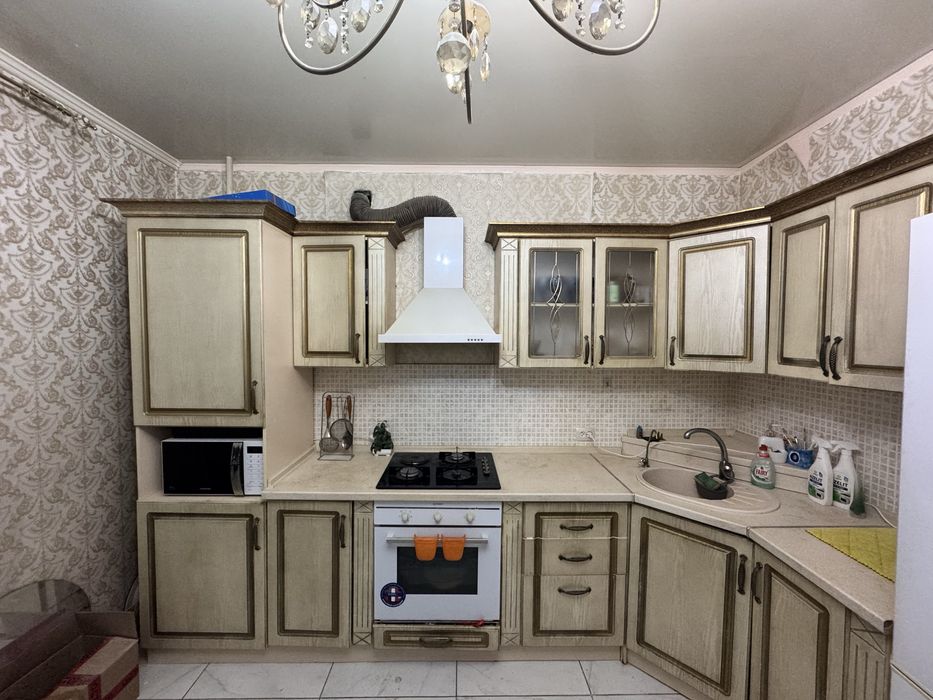 Продается кухонный гарнитур