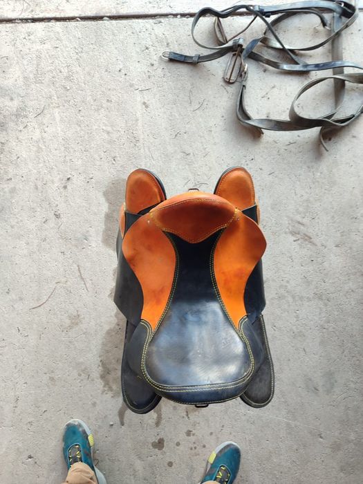 Продам седло для лошади