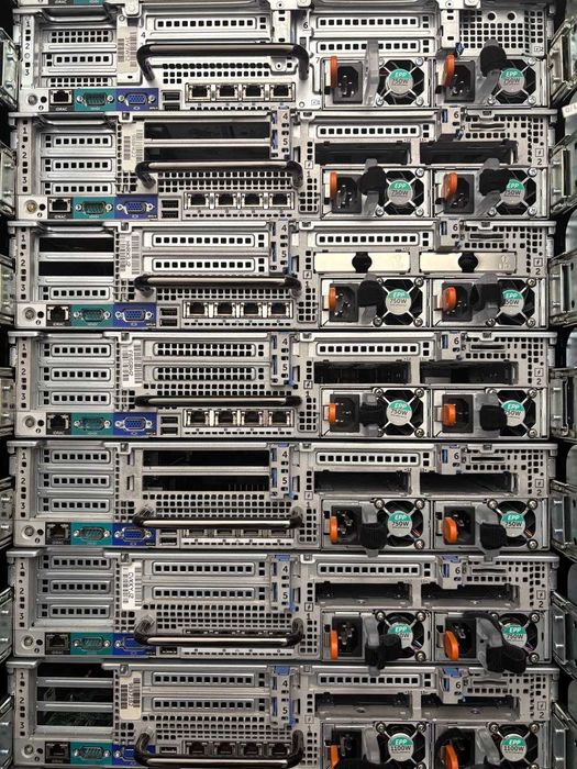 DELL SERVER R730 2 X E5-2680 v4 32GB DDR4 8 X LFF 2 X CADDY 2 X PSU