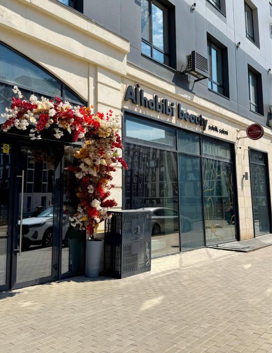 Сдаю маникюрный стол