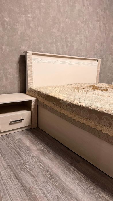 Спальный гарнитур с матрасом