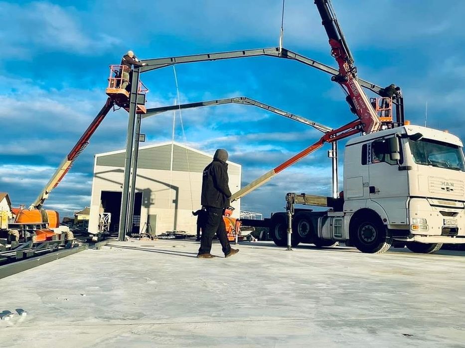 Vand hala metalica cu panouri Sandwich