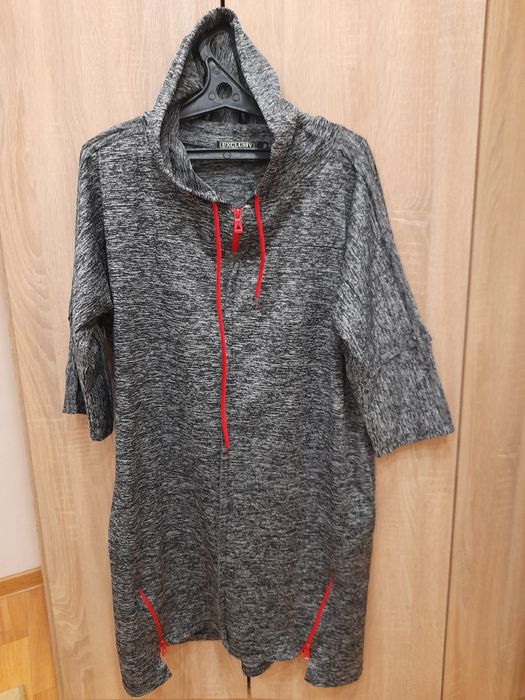 Продам серое, спортивное платье.