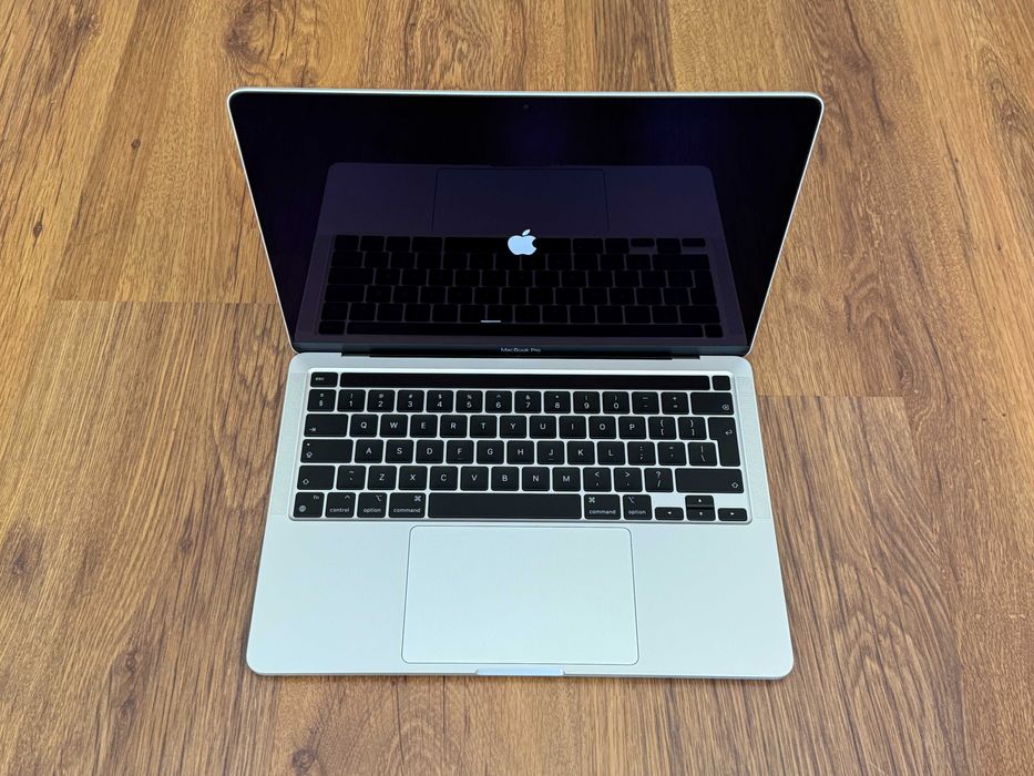 13.3' Apple MacBook Pro M1 2020 Silver 16GB RAM/256 GB SSD/Батерия 14ч