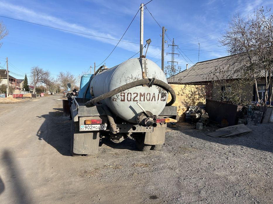 Ассенизатор зил 130………