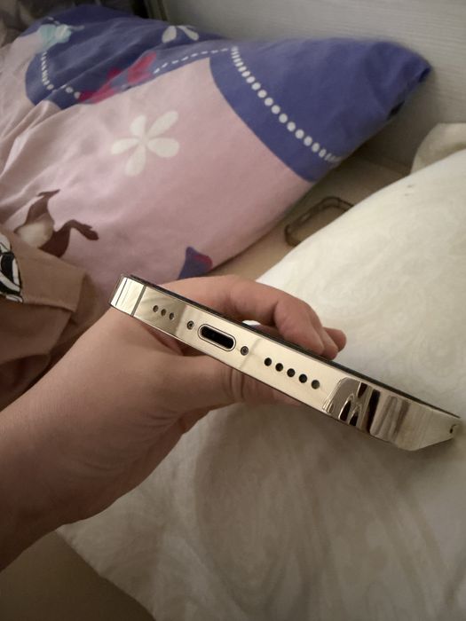 Продам iPhone 13 Pro 128gb Gold в идеале