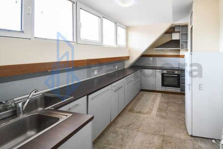 Четиристаен апартамент под наем в кв. Лозенец