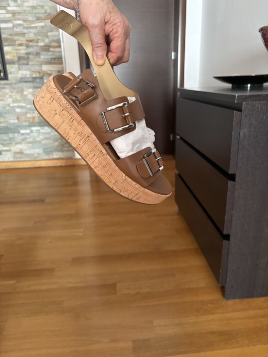 Sandale Michael Michael Kors, in cutie, noi, maro, piele, cu platforma, material talpa: pluta naturala.