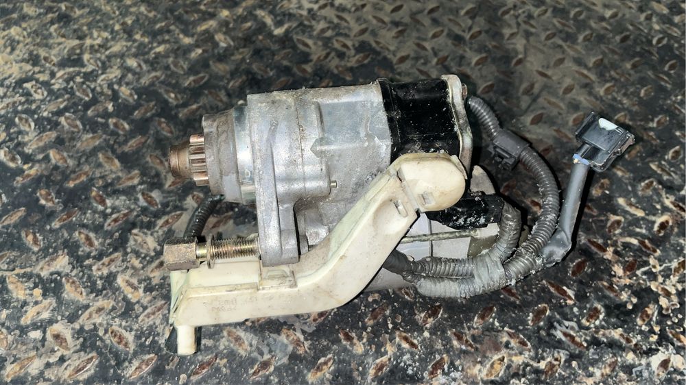 Стартер. 3uzet fe привазной. Снимали с матора 70 пробегом.