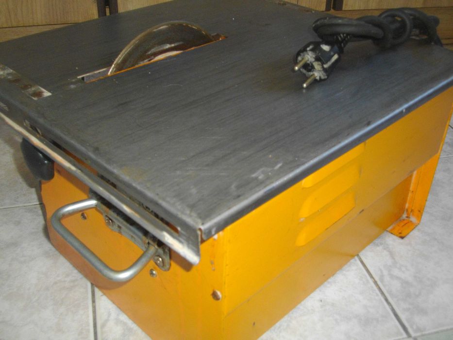 Ел. Машина Рязане Плочки Плочи 700W 600W 400W ф180мм Италия Германия