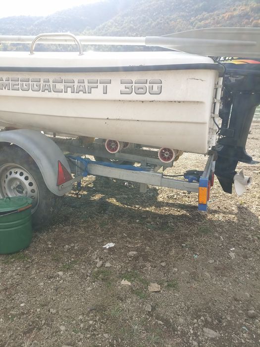 Лодка Мегакрафт комплект с двигател.