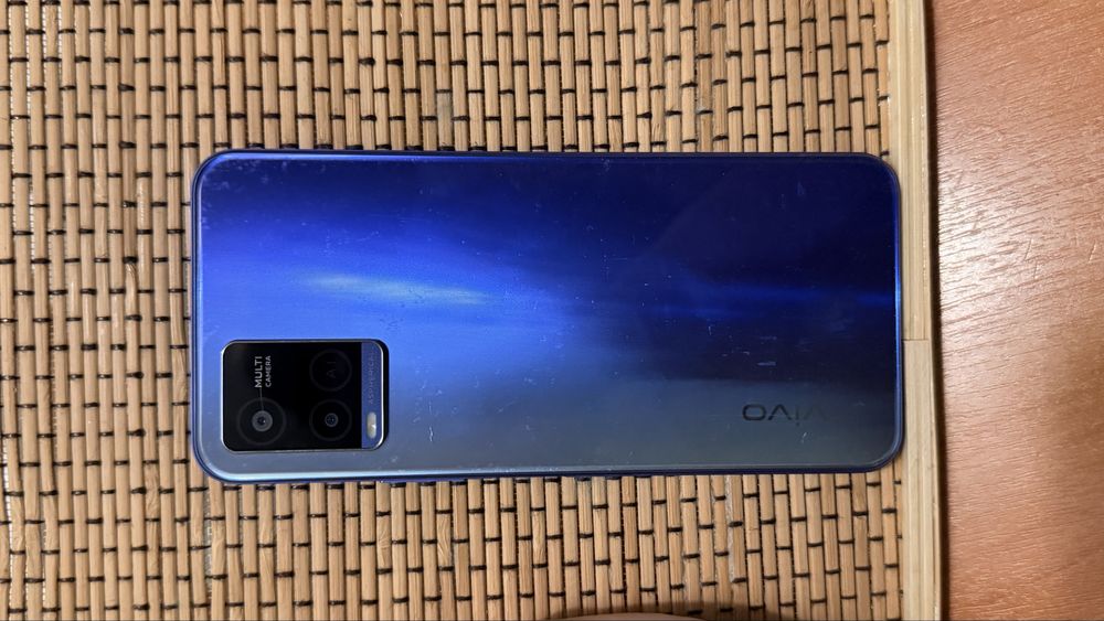 Продам Vivo Y21