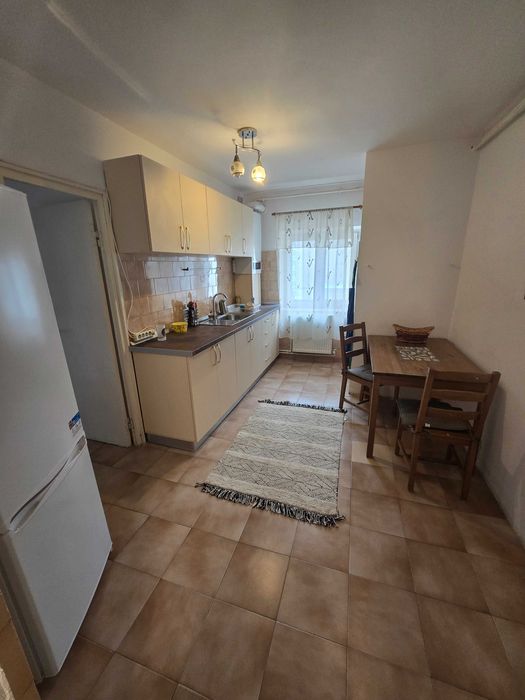 Inchiriez apartament 2 camere central Mamaia