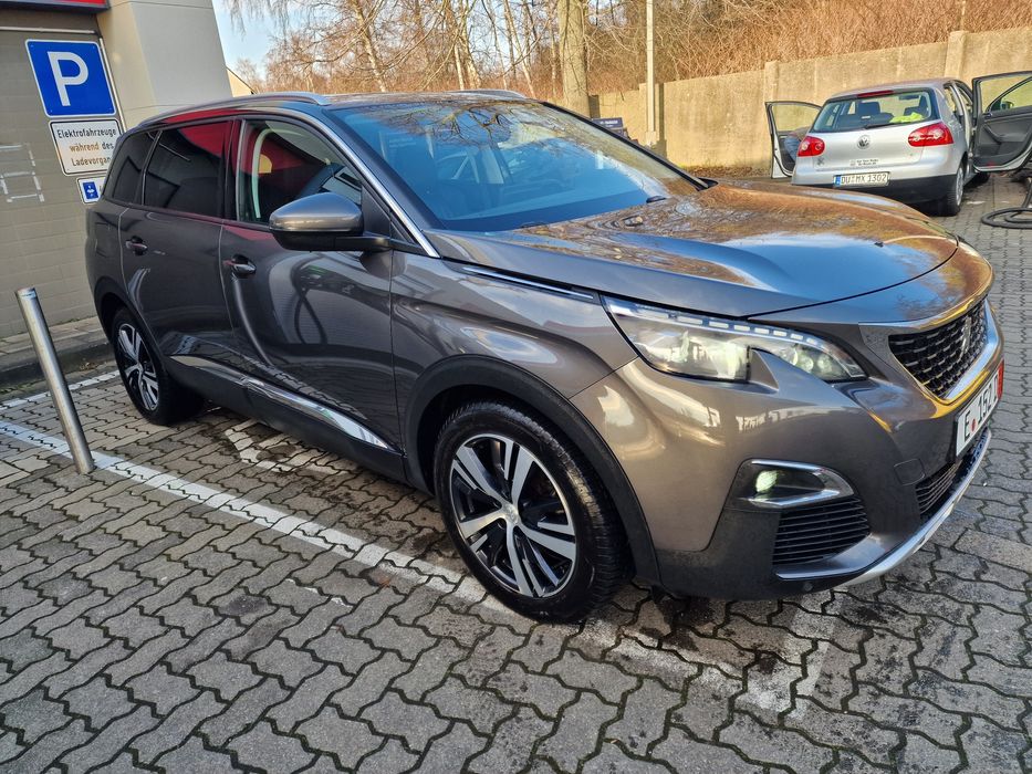 Peugeot 5008 2020 Pano/LED/Navi BlueHdi