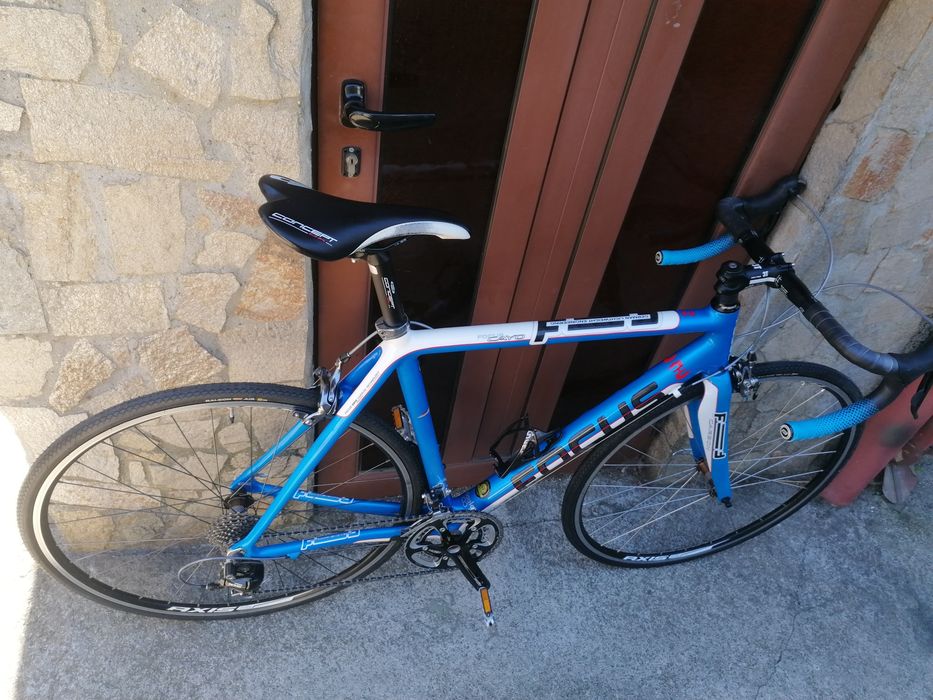 Шосеен FOCUS Carbon, 2*10 Shimano 105