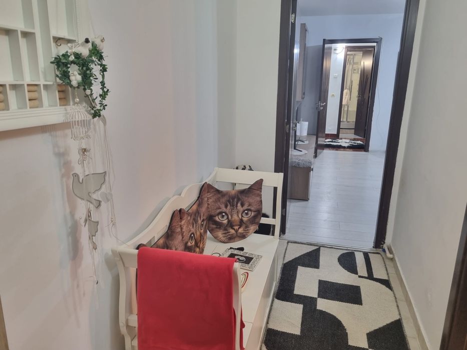 Inchiriez apartament