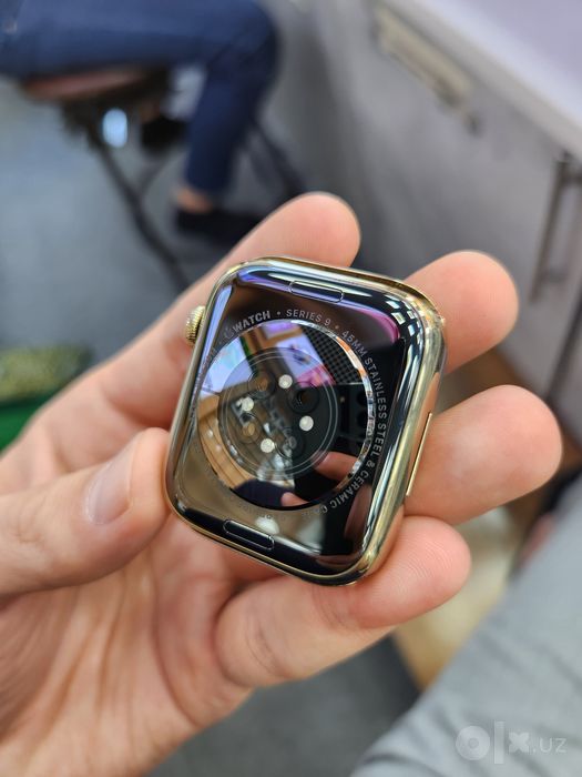 Apple Watch 9 45mm Gold Milanese