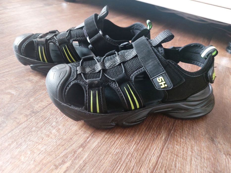 Продам сандали 38 размер