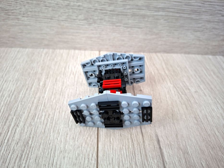 Продавам комплект Лего Star Wars(75082),(75073),(30276)