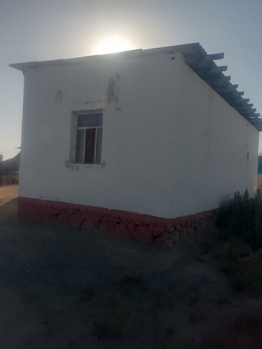 Uy satiladi qoskol3  de joldin boyi