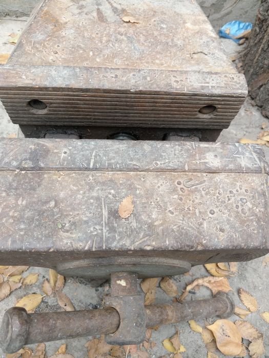 Тиски слесарные 25 см