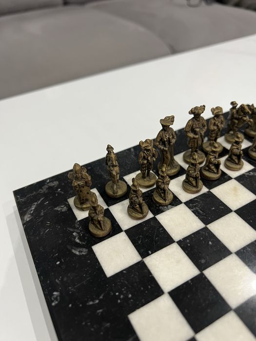 Красив антикварен шах