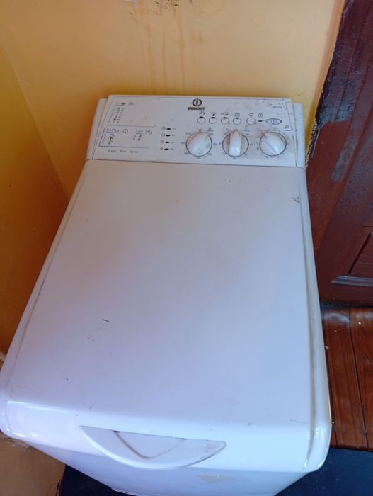 Mașina de spălat Indesit nouă capacitate 9 Kg  preț 400