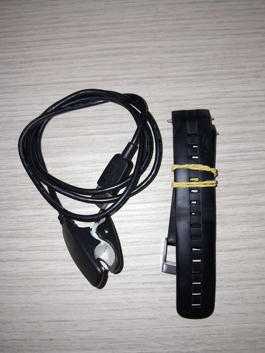 Vând vand cablu incarcare ceas Suunto ambit, curea