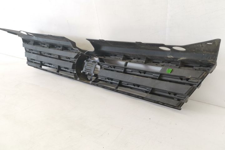 Оригинална Централна Решетка Във Добро Състояние Фолксваген ВВ Тигуан