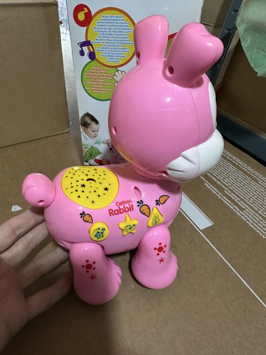 Играчката свети, движи се, свири за деца до 3-4 години