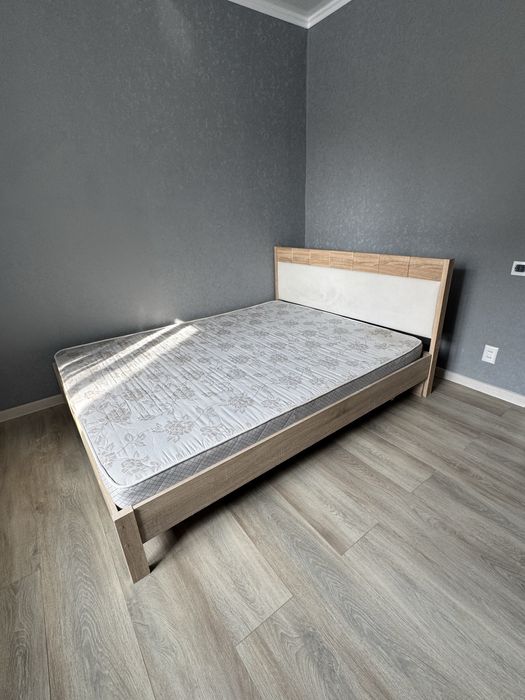 Кровать двухспальная