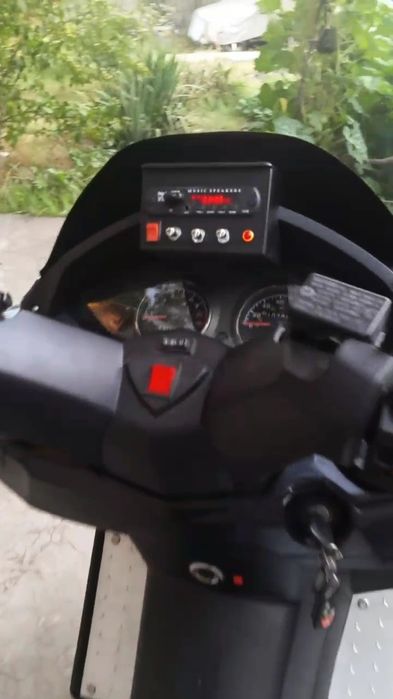 Продам большой Максискутер 175