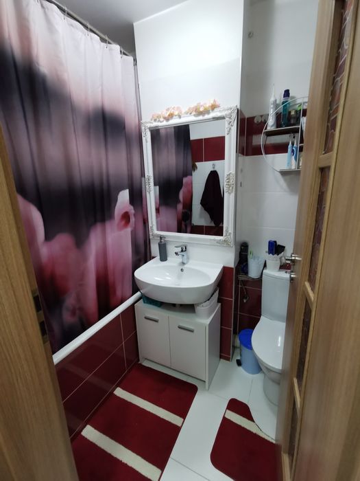 Apartament 3 camere, Cetate, etaj intermediar