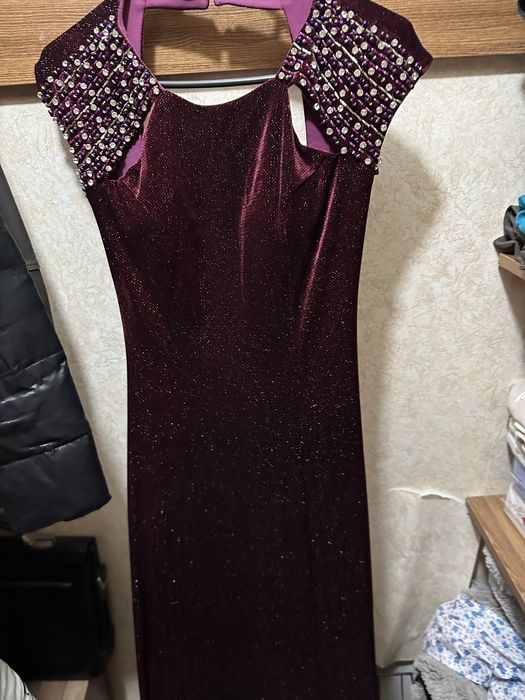 Продам вечерный платья за 5000 тг!