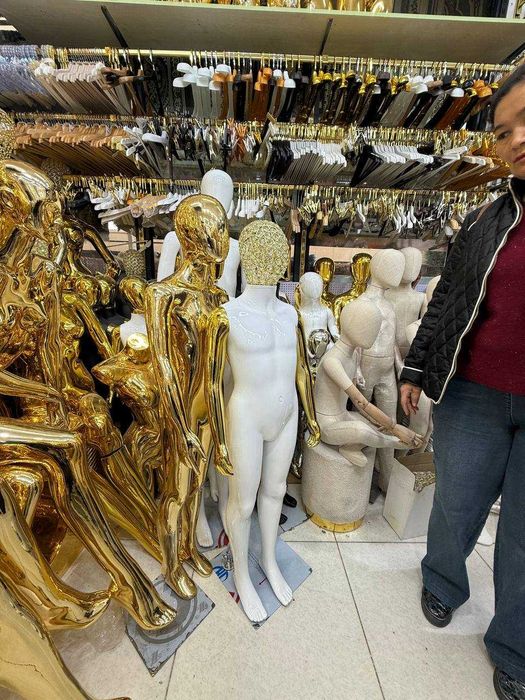 maniken veshalka