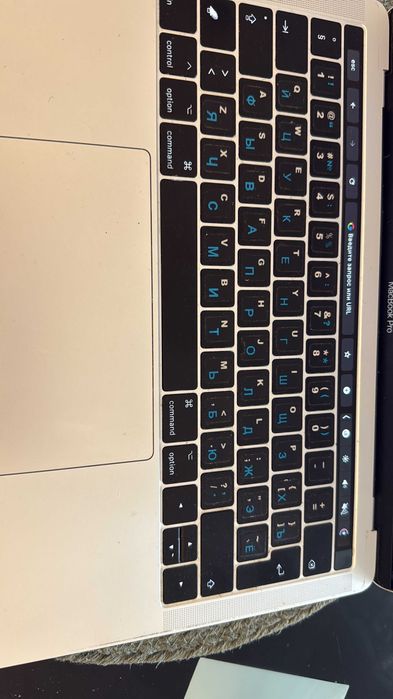 macbook pro 13 2017 touch bar