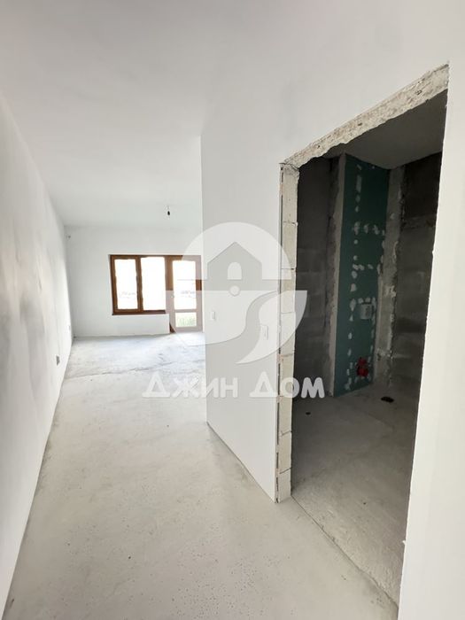 Тристаен апартамент БЕЗ ТАКСА в жилищна сграда, гр. Созопол