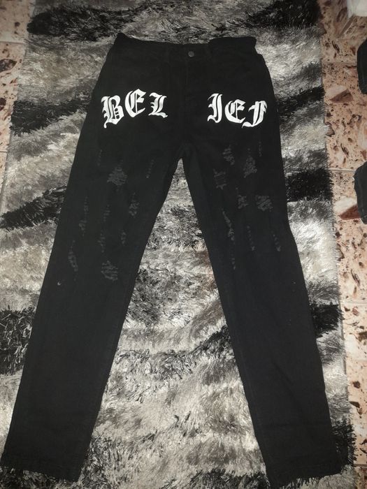 Vad doua perechi de blugi