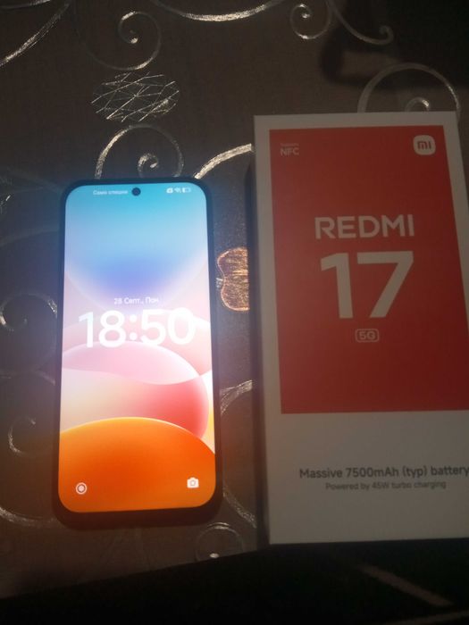 Телефон redmi 17 чисто нов е в гаранция