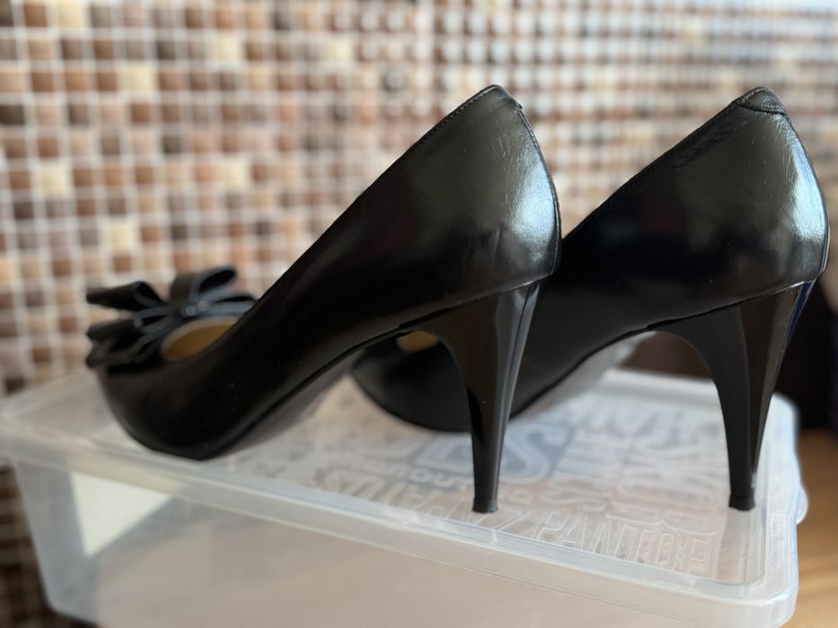 Pantofi din piele naturala
